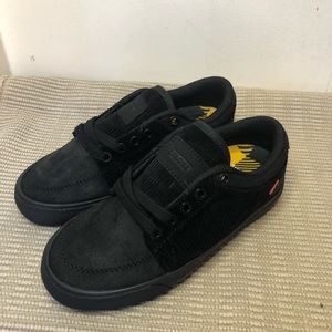 Globe kids shoes